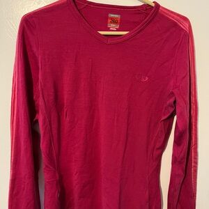 Icebreaker Merino 260 weight Long Sleeve in Rich Pink with thumb holes